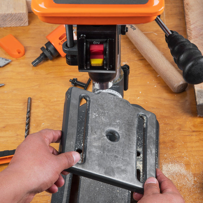 Taladro de piso 8', 1/3 HP (250 W), broquero 1/2', Truper 16174 TAPI-8